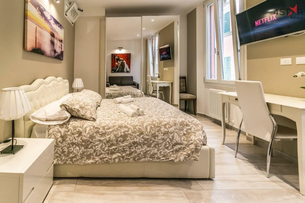 4 Star Two Towers Apartment Bologna