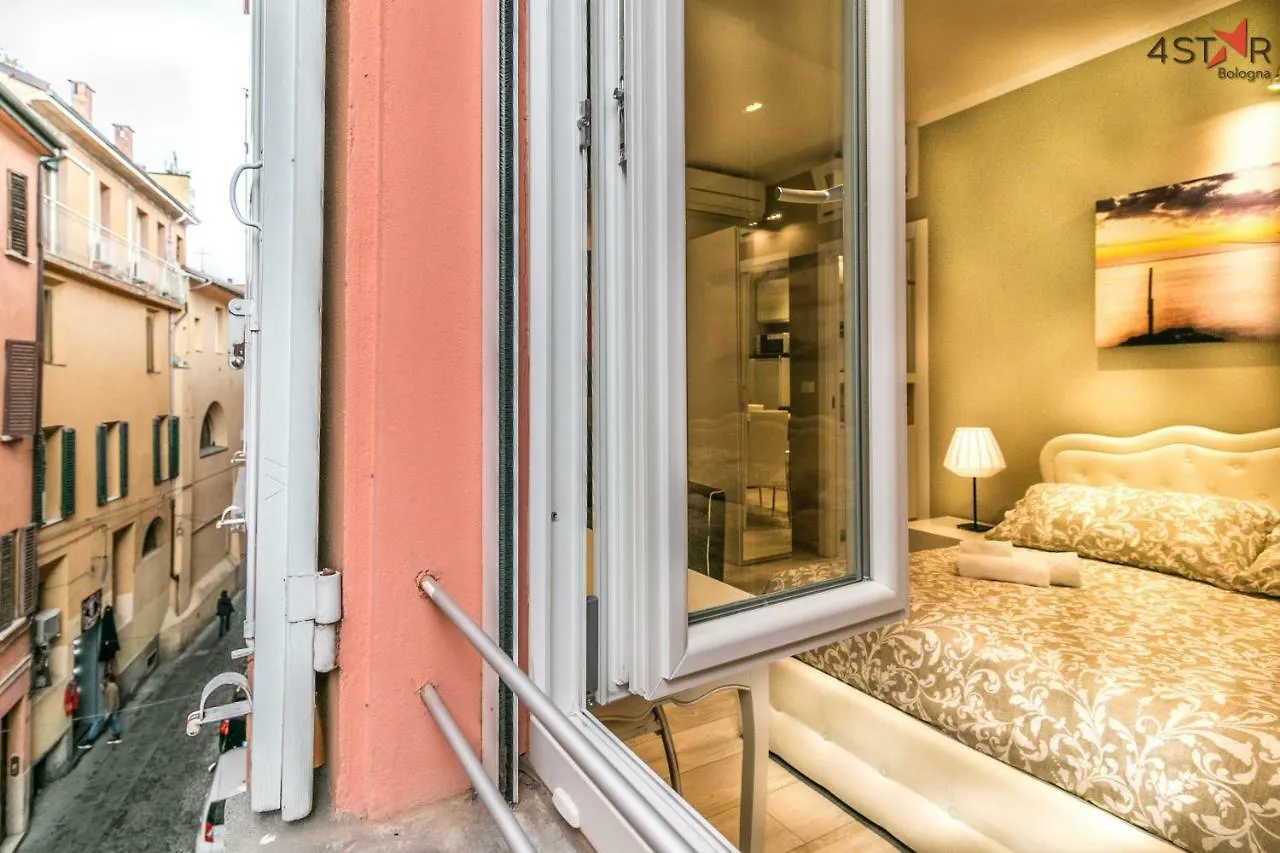 4 Star Two Towers Apartment Bologna 0*,