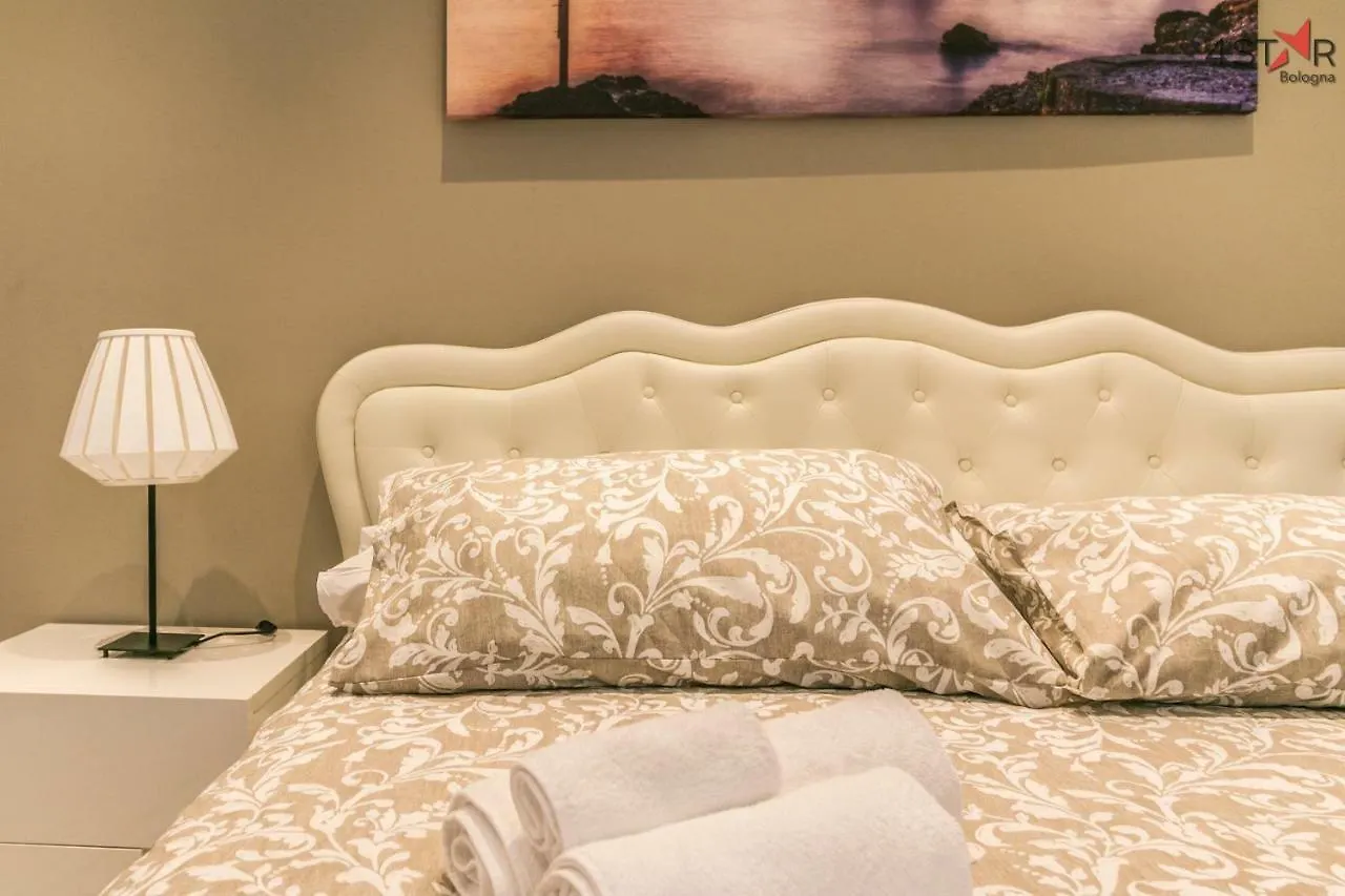 4 Star Two Towers Apartment Bologna