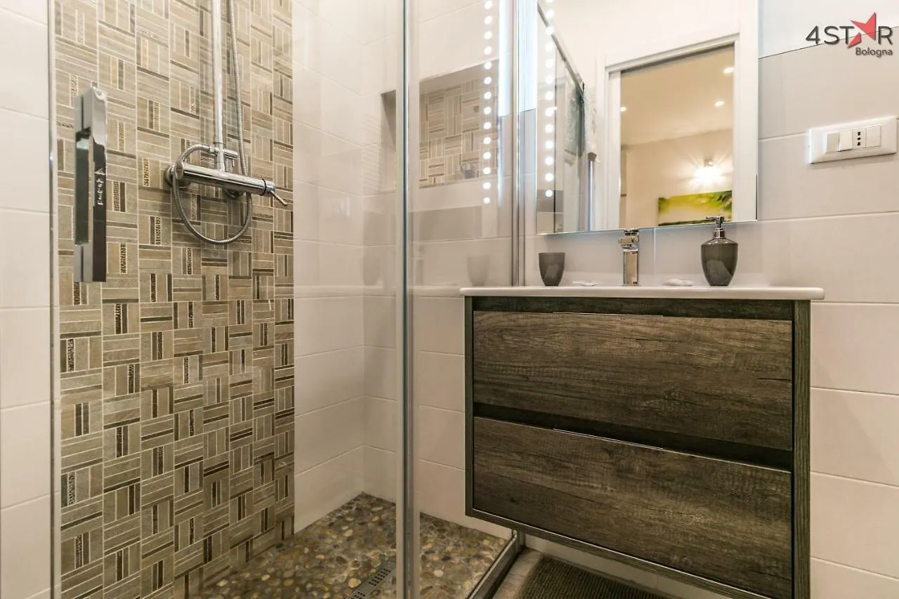 4 Star Two Towers Apartment Bologna