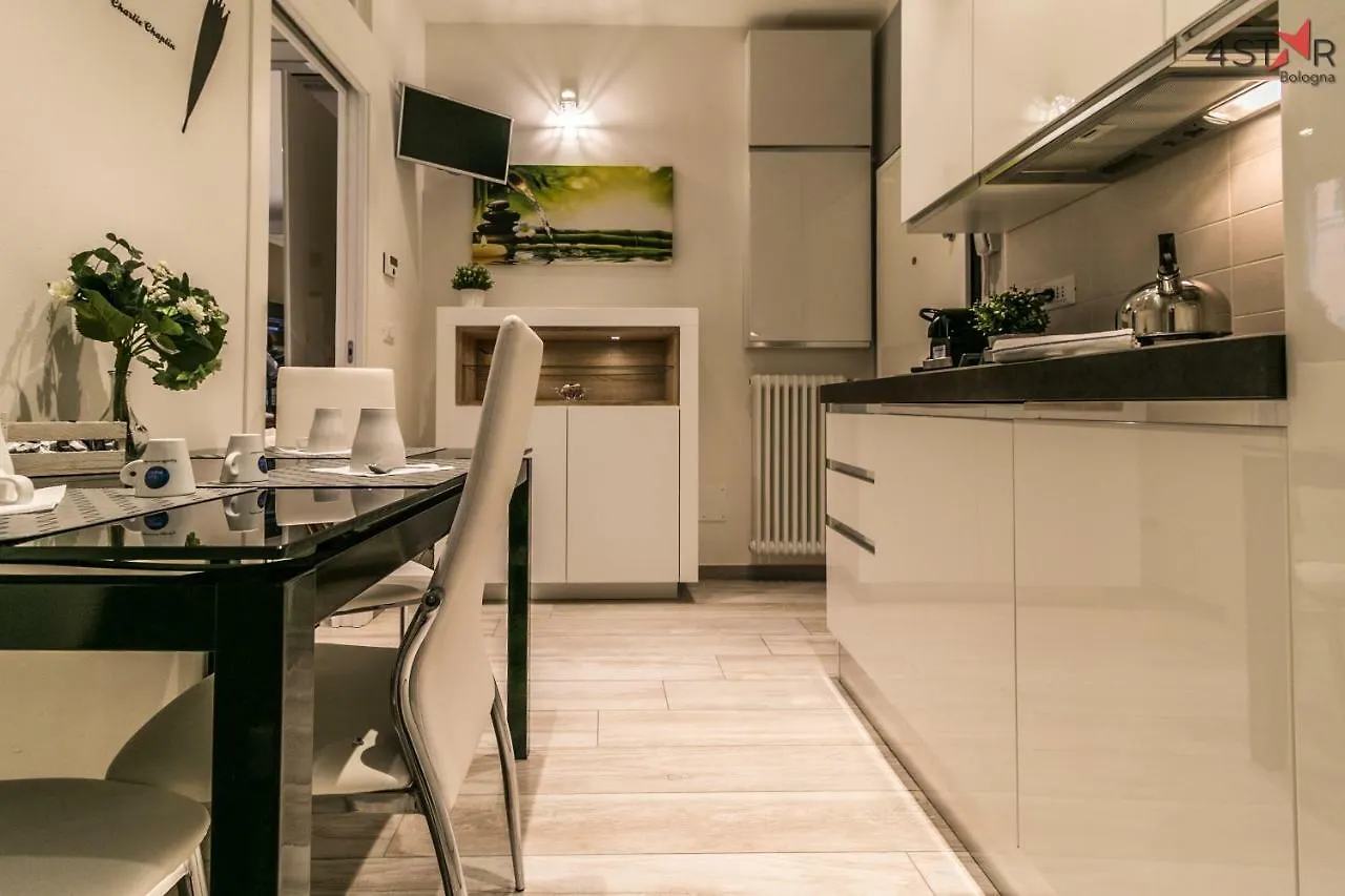 4 Star Two Towers Apartment Bologna
