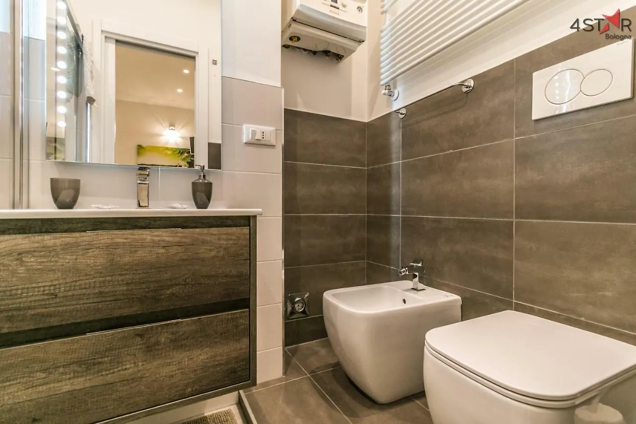 4 Star Two Towers Apartment Bologna
