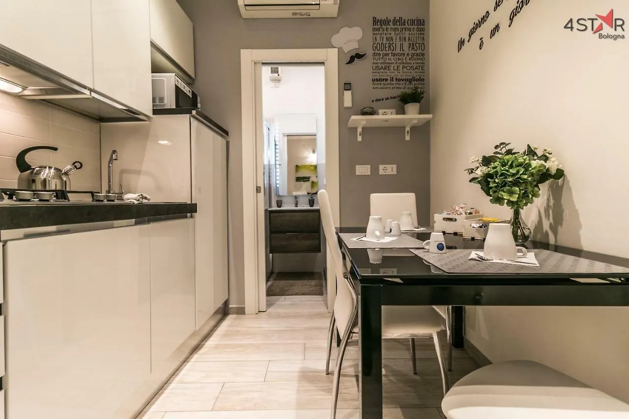 4 Star Two Towers Apartment Bologna