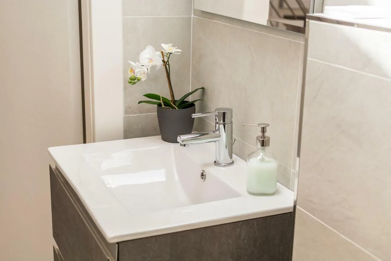 4 Star Two Towers Apartment Bologna