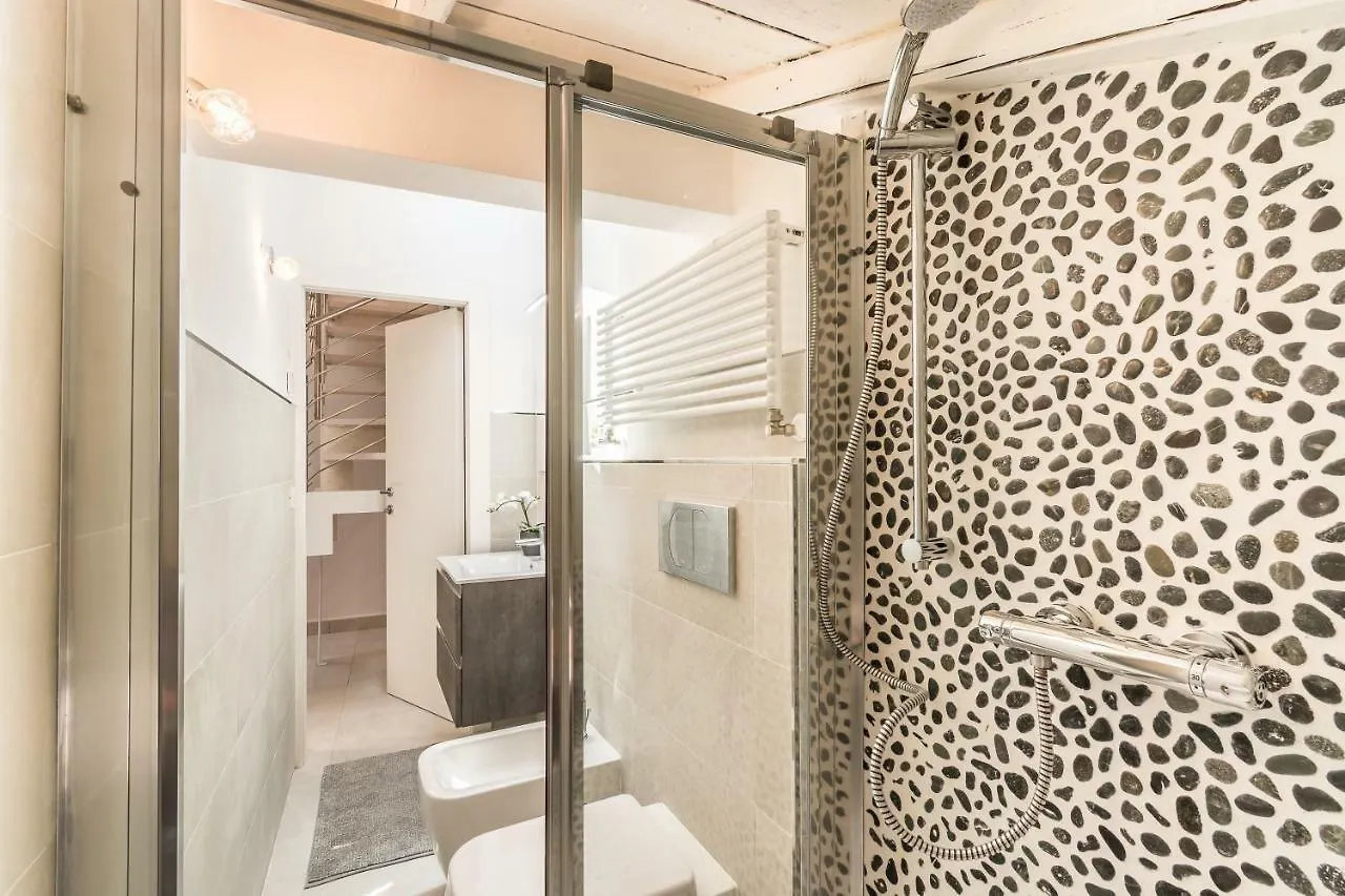 4 Star Two Towers Apartment Bologna 0*,