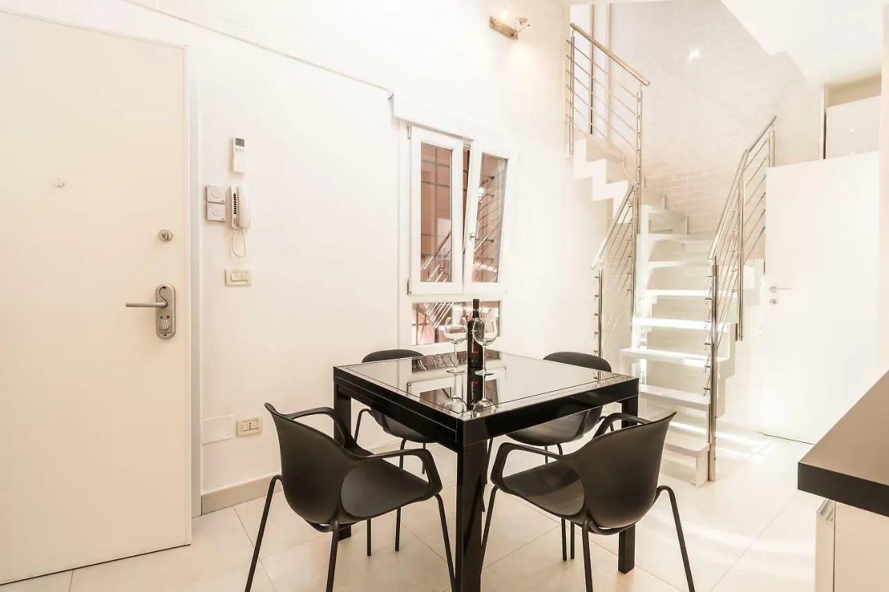 4 Star Two Towers Apartment Bologna
