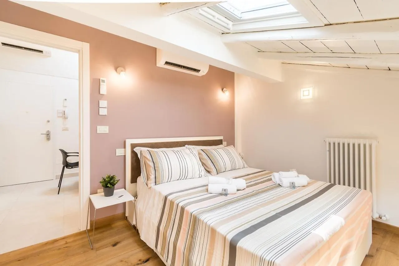 4 Star Two Towers Apartment Bologna